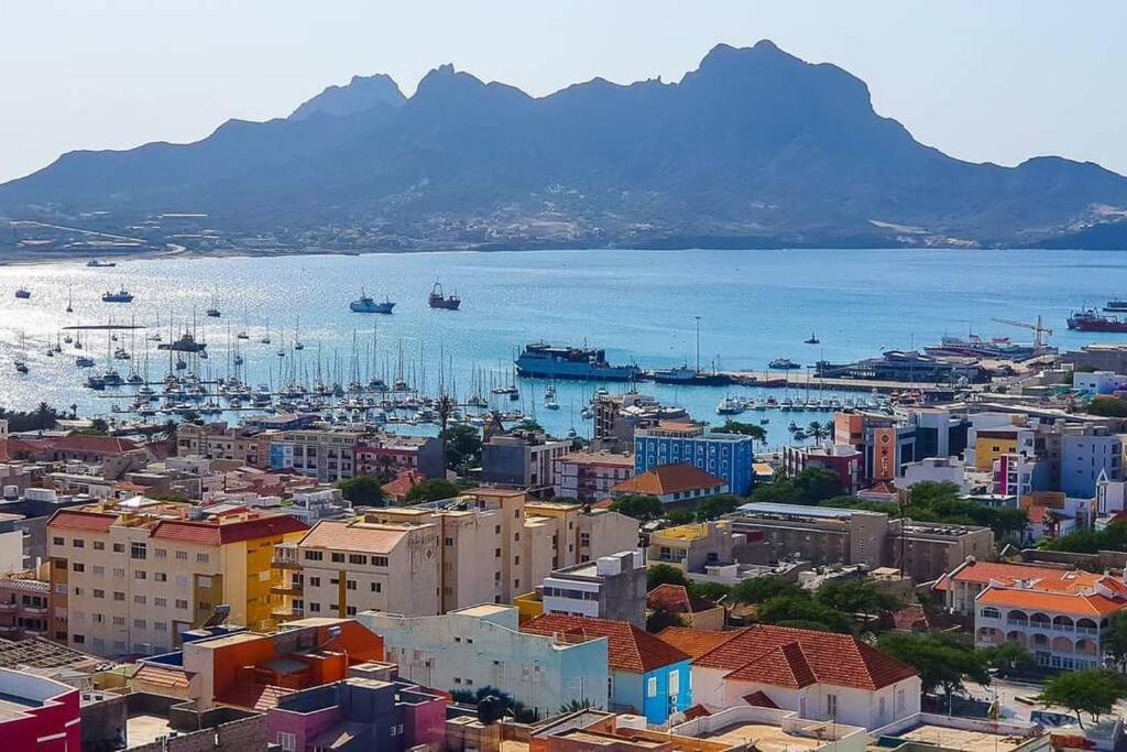 Lovely Apartment In Mindelo City Center Exterior foto