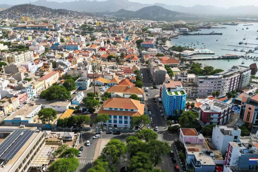 Lovely Apartment In Mindelo City Center Exterior foto